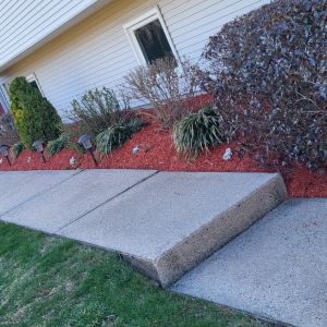 closer red muluch walkway